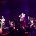 Se la fumo verde Anuel AA, casi mata a fans al arrojar motocicleta