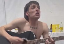 ‘Fatal y triste’ Duras críticas contra Peso Pluma por video cantando a capela 'Fatal y triste' Duras criticas contra Peso Pluma por video cantando a capela