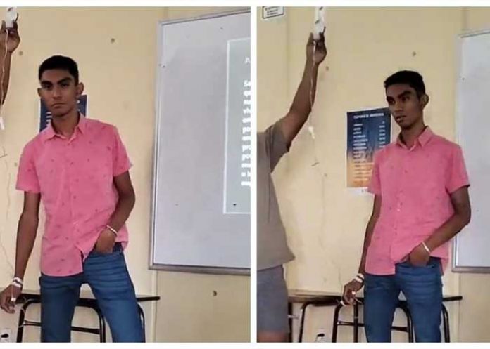 A pesar de estar enfermo un joven cumple con su exposición