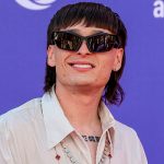 Señalan a Peso Pluma de no saber cantar sin acompañamiento instrumental Señalan a Peso Pluma de no saber cantar sin acompañamiento instrumental