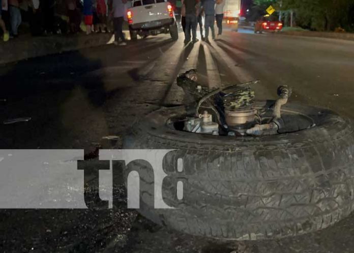 Foto: Brutal choque frontal entre dos vehículos dejó cuantiosos daños materiales en Juigalpa / TN8
