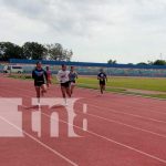 Atletas encienden la pista de atletismo en Juegos Juveniles Managua 2023 Foto: Atletas encienden la pista de atletismo en Juegos Juveniles Managua 2023 / TN8