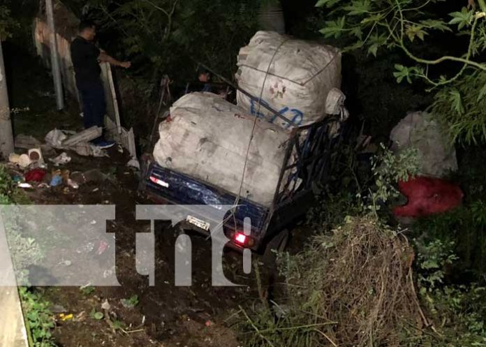 Foto: Milagrosa supervivencia: Conductor ileso en precipicio de carretera a Masaya / TN8