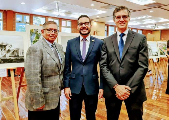 Nicaragua asiste a la presentación del libro 