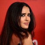 Un yate y un bikini pequeñito: Así impacta Salma Hayek a sus 56 años Un yate y un bikini pequeñito: Así impacta Salma Hayek a sus 56 años
