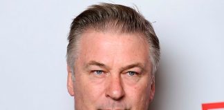 El actor Alec Baldwin se sometió a una cirugía para reemplazar su cadera