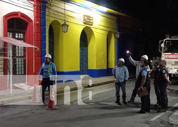 Foto: Comerciantes de Granada se llevan tremendo susto tras un cortocircuito / TN8