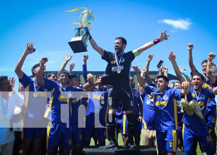 Foto: Matiguás Futbol Club se corona campeón nacional segunda división de futbol / TN8