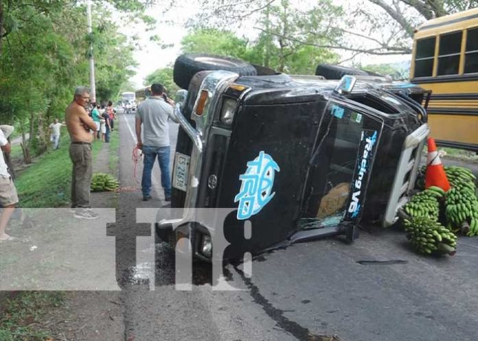 Estelí: Camioneta se vuelca y resultan 8 personas lesionadas en la Comunidad El Dorado