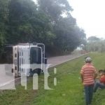 Camión lechero se vuelca en la Carretera Río Blanco-Mulukukú