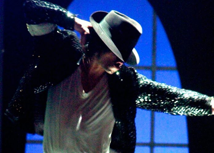 1 ¿Lo comprarías? En París subastarán un sombrero de Michael Jackson