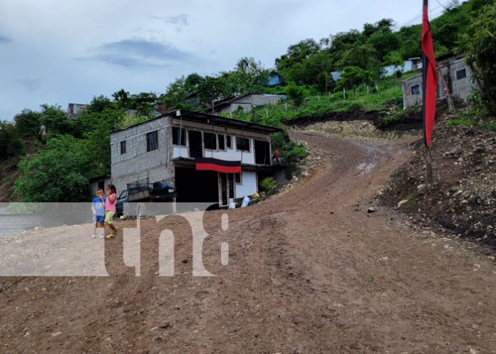 Familias con mejores condiciones de acceso en barrio de Jinotega