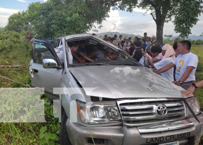 Accidente deja dos lesionados en la Comunidad El Sombrero en Rosita