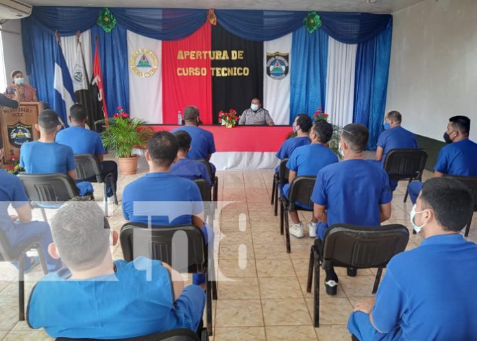 Foto: Privados de libertad continúan preparándose con cursos técnicos / Cortesía