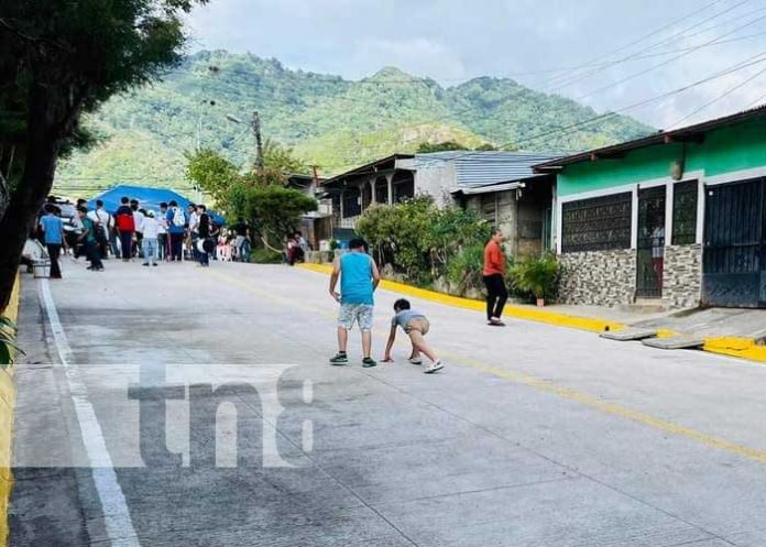 Inauguran calles de concreto hidráulico en barrios de Jinotega