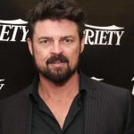 Karl Urban será el nuevo Johnny Cage en la pantalla grande con Mortal Kombat 2