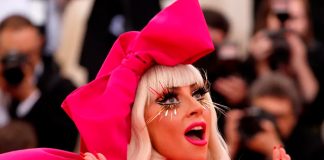 ¡No lo vas a creer! Lady Gaga cantó uno de sus éxitos al ritmo de Mariachis