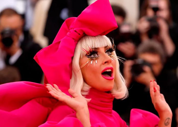 ¡No lo vas a creer! Lady Gaga cantó uno de sus éxitos al ritmo de Mariachis