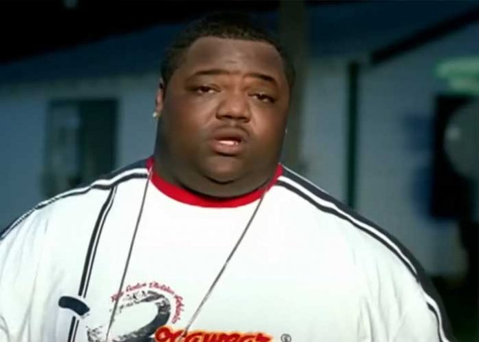 2 Difunden video del rapero que se desploma frente a sus fans