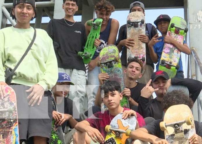 2 Foto: Jóvenes celebran el Día del Skate con emocionante rodada / TN8