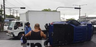 Foto: Conductor ebrio protagoniza accidente en semáforos de la Robelo, Managua / TN8