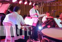 Familias leonesas se deleitaron con hermosas melodías del músico José de la Cruz Mena Foto: Familias leonesas se deleitaron con hermosas melodías del músico José de la Cruz Mena / TN8