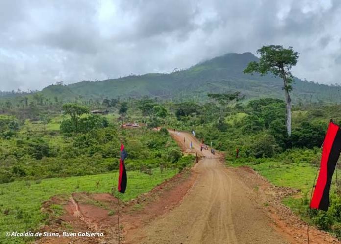 3 Entregan caminos a productores de Saslaysito en Siuna