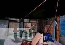 Fuertes vientos acaban con el techo de una vivienda del Bo. Jorge Salazar, en Managua Fuertes vientos acaban con el techo de una vivienda del Bo. Jorge Salazar, en Managua