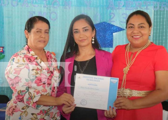 Foto: 140 jóvenes egresaron de cursos de oficio en escuela municipal de Siuna / TN8