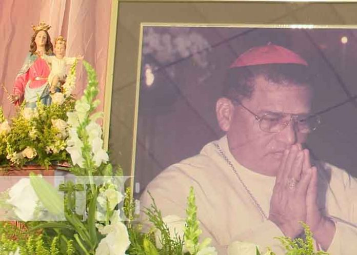 Foto: Realizan misa en homenaje al 5to. aniversario del señor Cardenal Miguel Obando / TN8