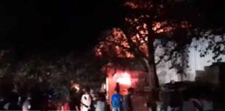 Foto: Incendio consume una vivienda y deja a otra con daños parciales en el barrio René Cisneros / TN8