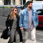 Clara Chía y Gerard Piqué se comen a besos en la calle