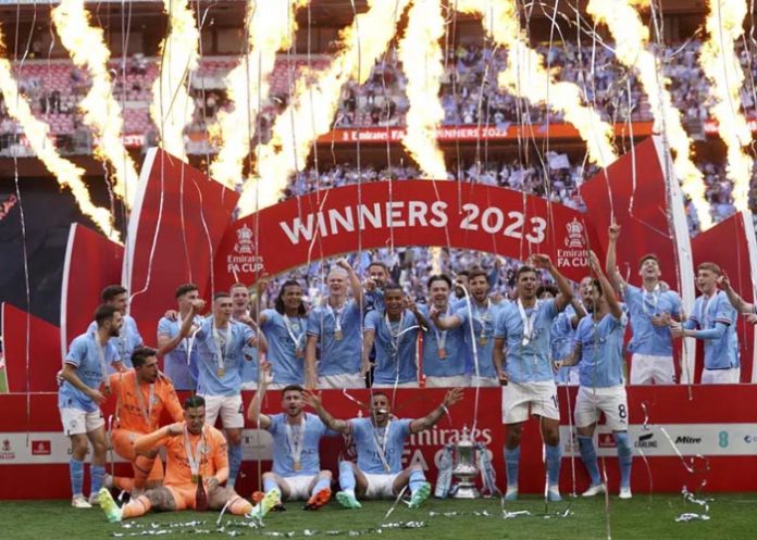 City cerca del triplete