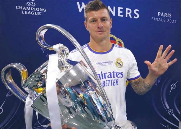 Toni Kroos renueva con Real Madrid