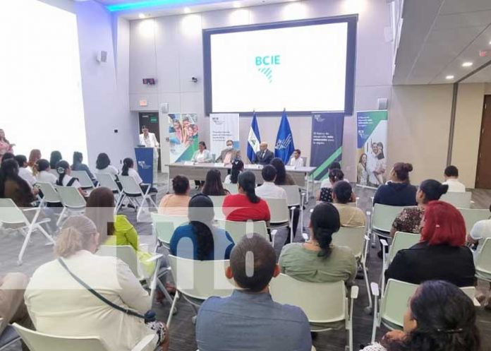 Foto: Programa de becas en el BCIE / TN8