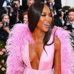 Naomi Campbell mamá de su bebé a los 53 años