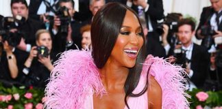 Naomi Campbell mamá de su bebé a los 53 años