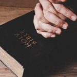 Motivo por el que están prohibiendo la Biblia en Estados Unidos