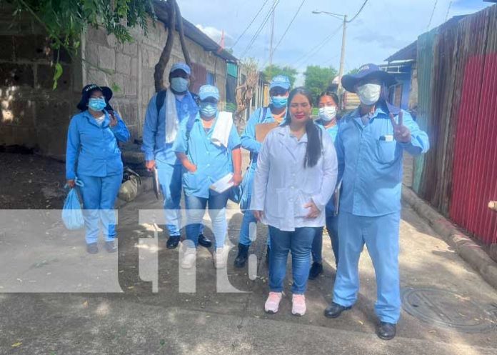 Foto: Aplicación de BTI en barrios de Managua / TN8