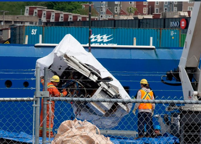 canada3 Días después de la implosión llegan a Canadá los restos del sumergible Titán