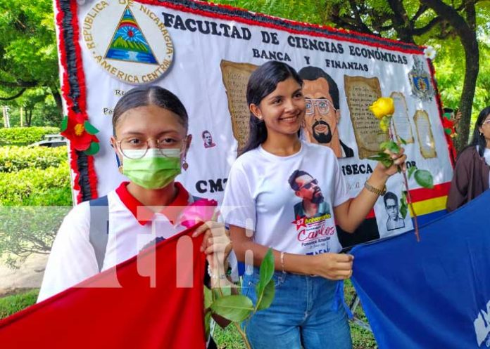 carlos Carlos Fonseca honrado por estudiantes de la UNAN Managua