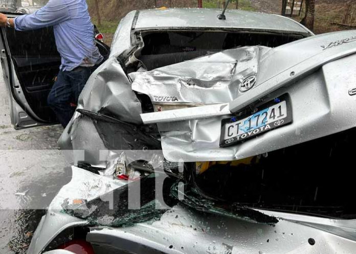 Foto: Choque múltiple con un camión y vehículos Yaris en sector de Juigalpa a El Rama / TN8