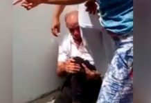 Enfurecidos padres casi matan a profesor por abusar de una niña en Colombia Enfurecidos padres casi matan a profesor por abusa de una niña en Colombia