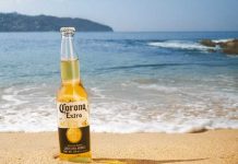 ¡Chocho! Gana reto viral al tragarse una cerveza en segundos (VIDEO) Mujer acepta reto y se termina su cerveza en segundos
