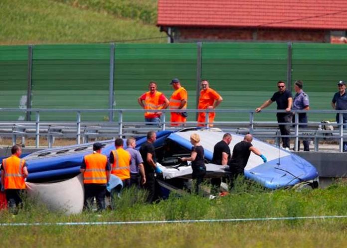 Un coche embiste a varias personas en Croacia