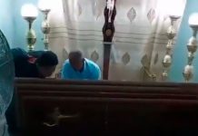¡Aunque usted no lo crea! Anciana vuelve a la vida en pleno velorio en Ecuador ¡Aunque usted no lo crea! Anciana vuelve a la vida en pleno velorio en Ecuador