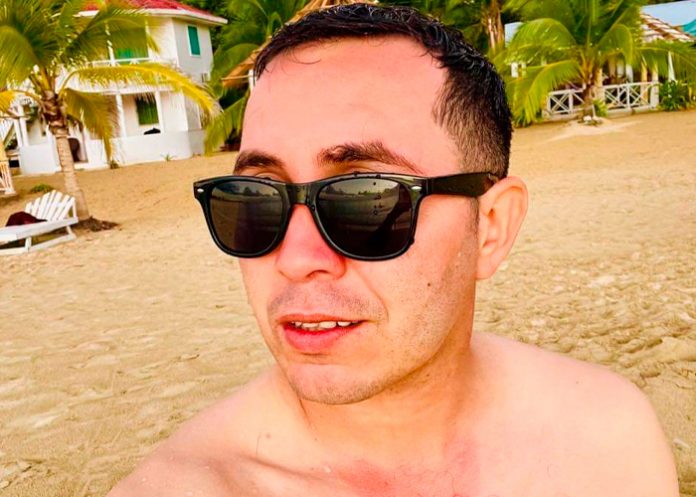 ¡Clase bochinche! Yunior Cuadra protagoniza 