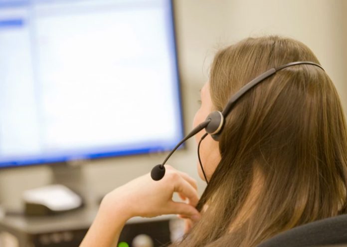 Obligan a operadores de Call Center en España a trabajar junto a cadáver de compañera
