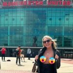 Presentadora se desnuda en estadio del Manchester United
