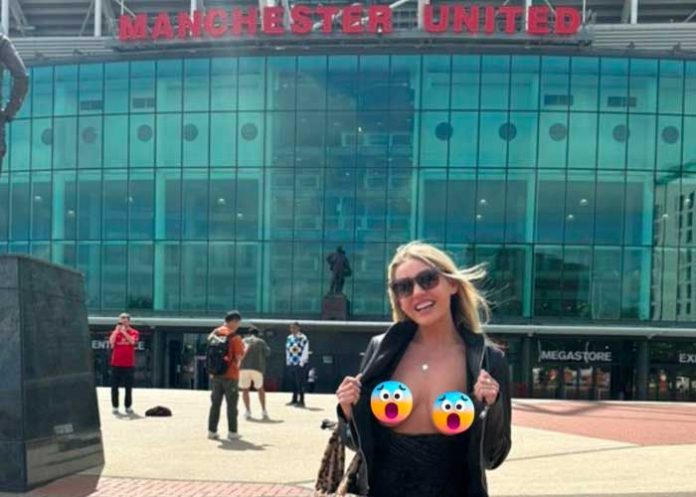 Presentadora se desnuda en estadio del Manchester United